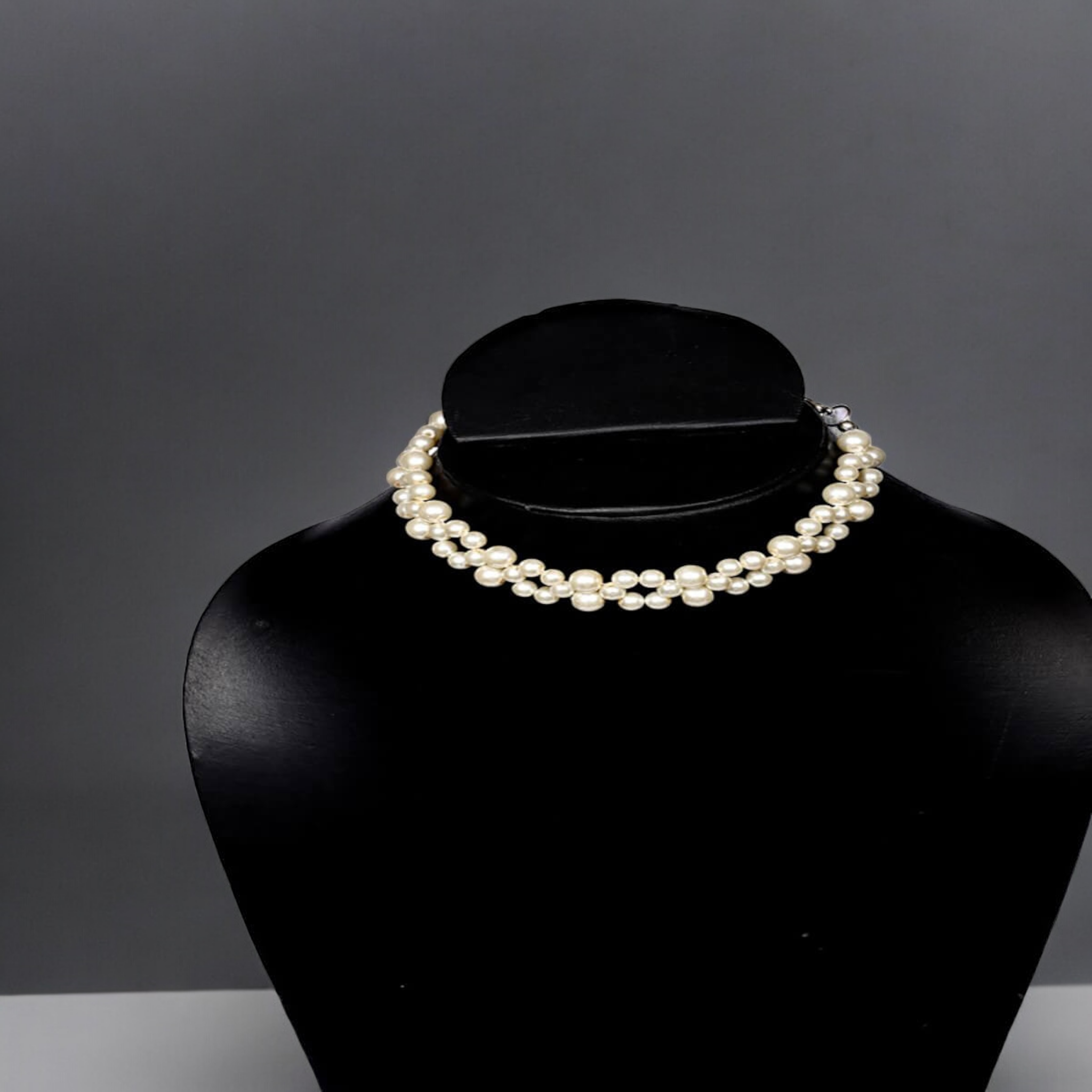 pearl necklace jewellery