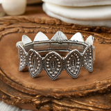 Belle Edge Vintage Leaf Motif Silver Kada