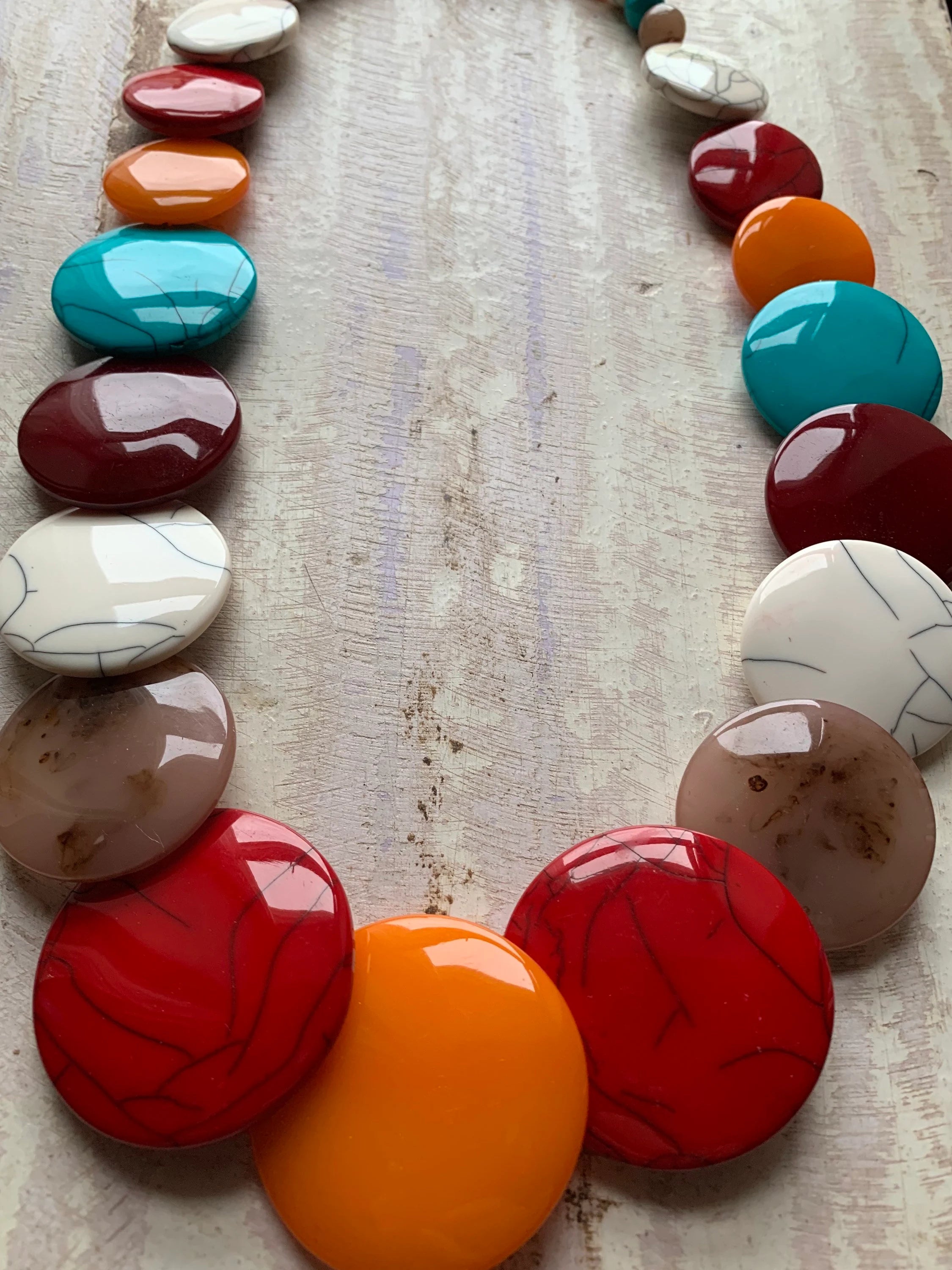 Beyond Sparkle: The Role of Colors in Jewelry – Belle Edge